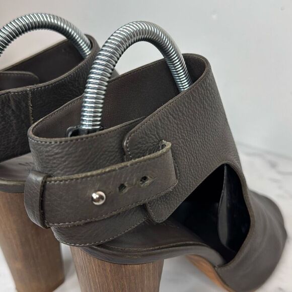 Vince Gray Leather Addie Heels 9.5 - Picture 4 of 7